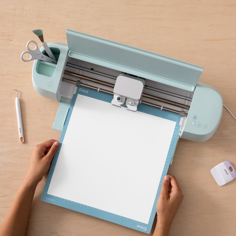 Cricut 4' Premium Vinyl Removable Matte - White