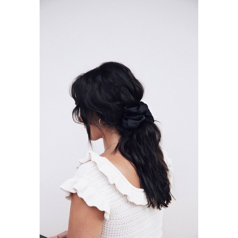 Kristin Ess The Hidden Pocket Scrunchie Hair Elastic