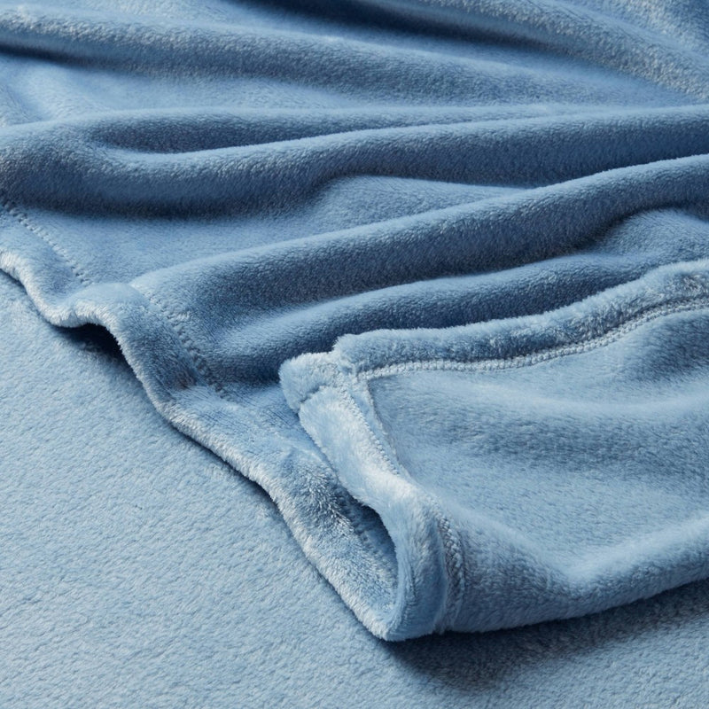 Twin/Twin XL Solid Plush Bed Blanket Light Blue - Room Essentials™