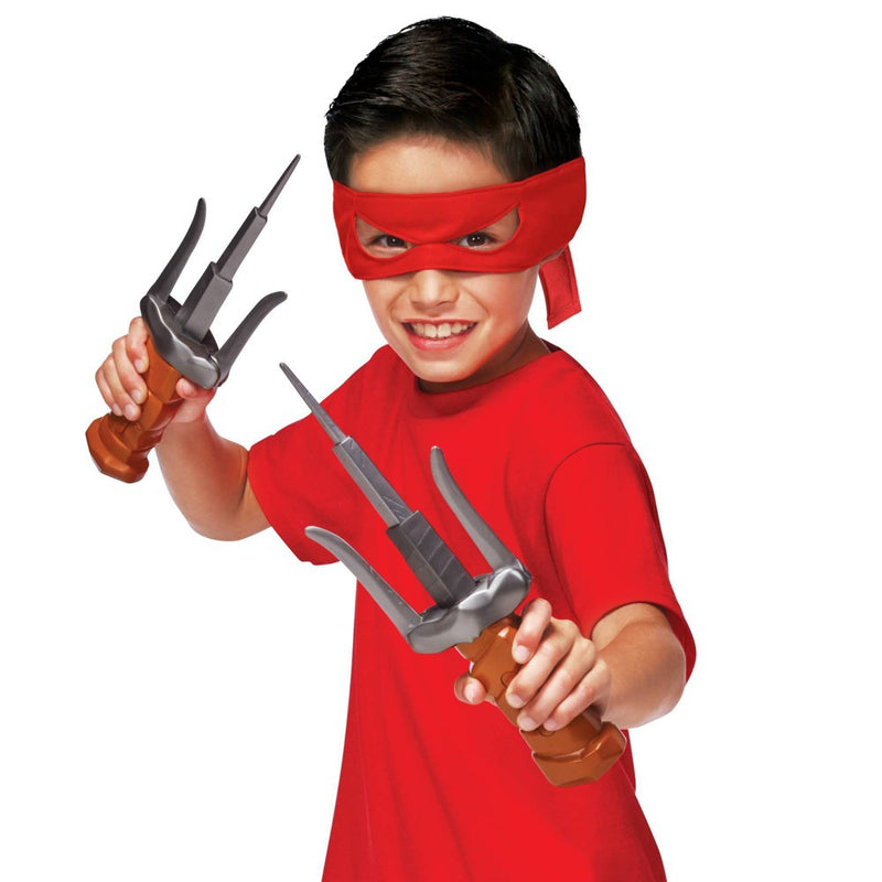 Teenage Mutant Ninja Turtles: Mutant Mayhem Ninja Reveal Raphael's Sais and Role Play Set