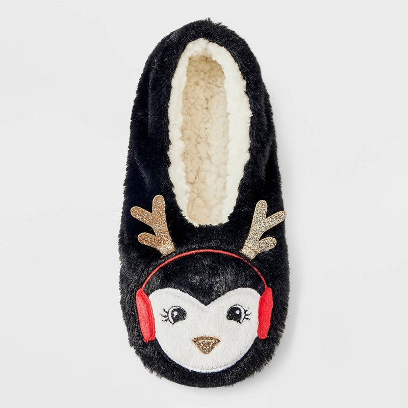 Women's Penguin Faux Fur Pull-On Slipper Socks with Grippers - Wondershop Black/White M/L