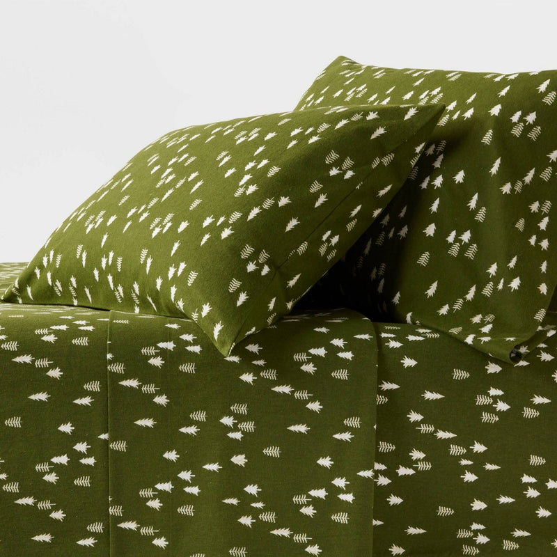 King Holiday Flannel Sheet Set Tree Print - Threshold