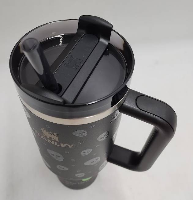 Stanley 40oz H2.0 FlowState Quencher Tumbler Black Sweetheart Skulls