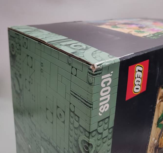 LEGO Icons Tropical Aquarium Building Set 10366 SEE DETAILS