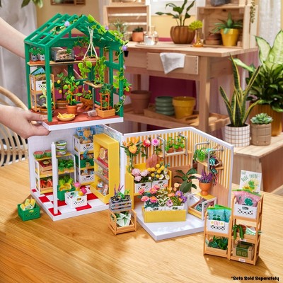 MGA's Miniverse Make It Mini Spaces Greenhouse Building Set