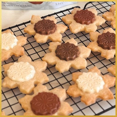 Lindt Milk Christmas Candy Snowflake Chocolate Bag - 4.2oz